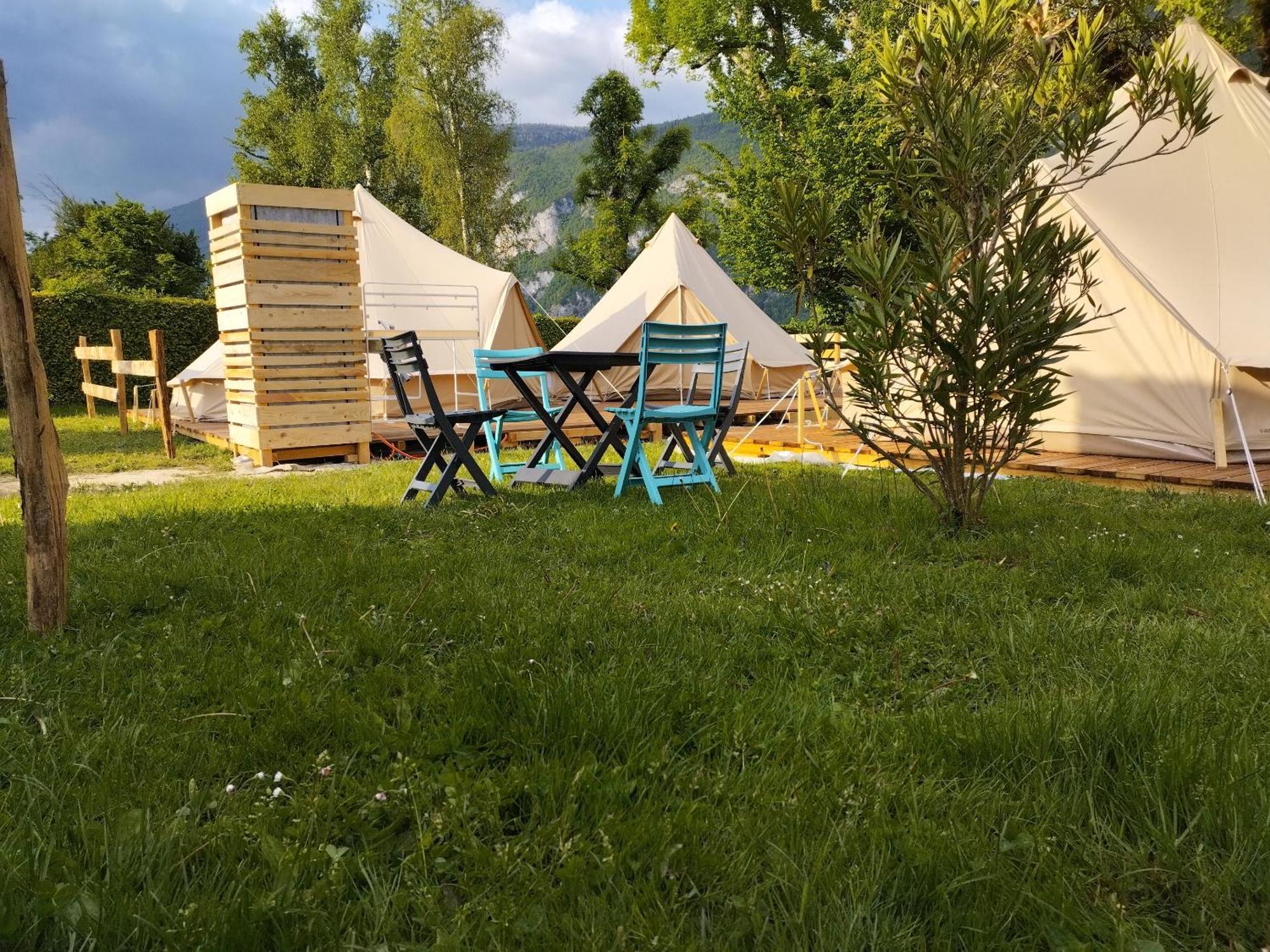 מלון Novalaise Camping Le Hameau Des Pecheurs מראה חיצוני תמונה